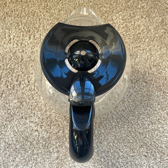 NWOB Replacement BLACK & DECKER Home 12 Cup Glass Coffee Carafe & Lids GC3000B - Picture 4 of 7
